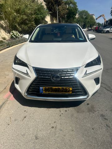 לקסוס NX