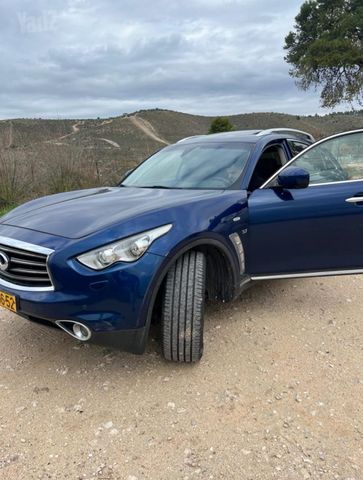 אינפיניטי QX70