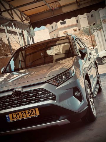 טויוטה RAV4