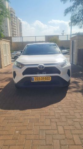 טויוטה RAV4