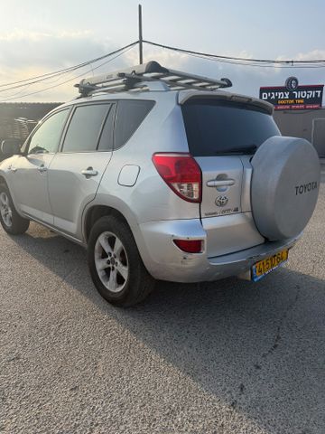 מודעת רכב טויוטה RAV4