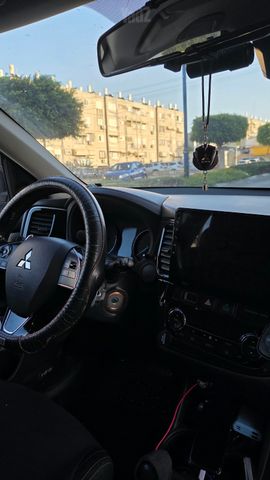 מיצובישי אאוטלנדר