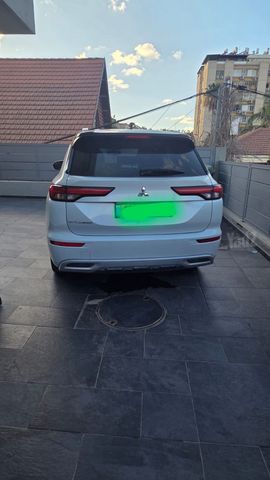 מיצובישי אאוטלנדר