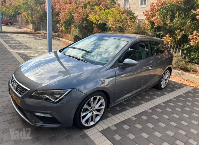 מודעת רכב סיאט לאון