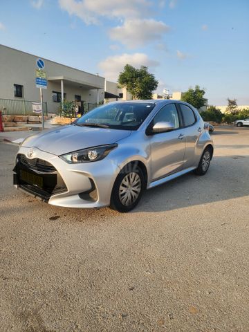 טויוטה יאריס