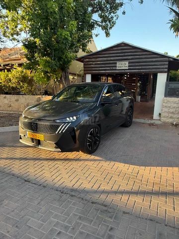 פיג'ו 3008
