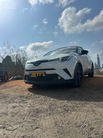 מודעת רכב טויוטה C-HR