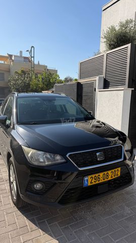 סיאט ארונה