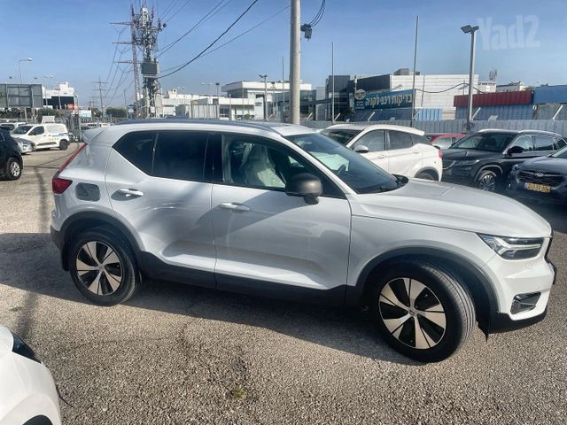 וולוו XC40
