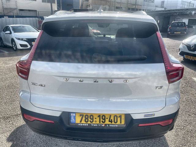 וולוו XC40