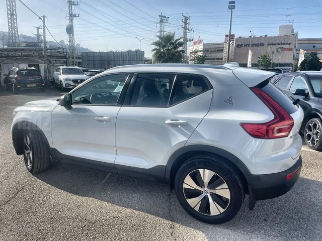 וולוו XC40