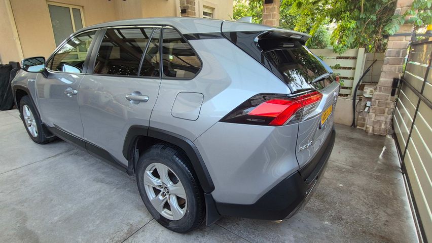 טויוטה RAV4