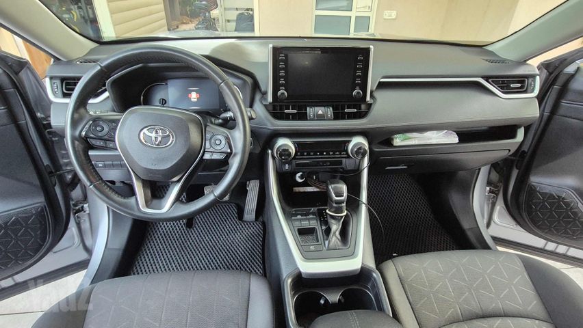 טויוטה RAV4
