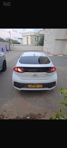 יונדאי איוניק