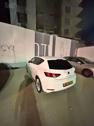 מודעת רכב סיאט לאון