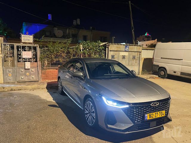 צ׳רי אריזו 8