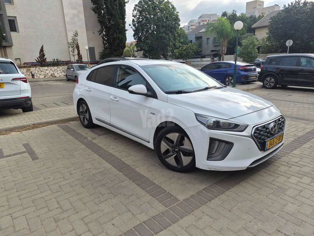 יונדאי איוניק