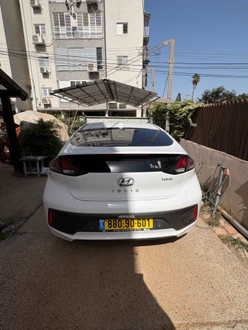 יונדאי איוניק