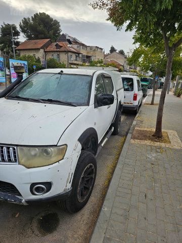 מיצובישי טרייטון / L200