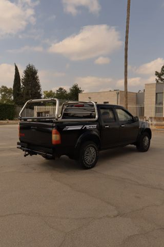 איסוזו די-מקס
