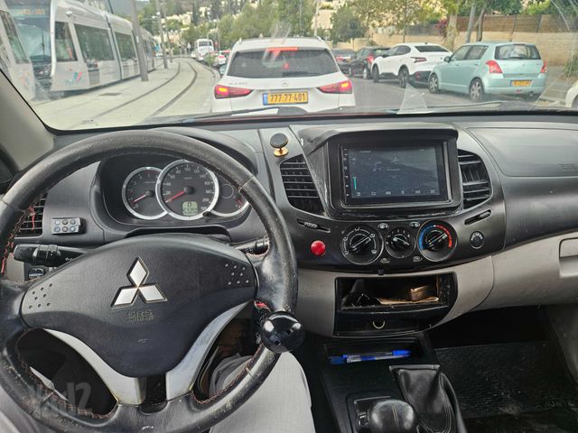 מיצובישי טרייטון / L200