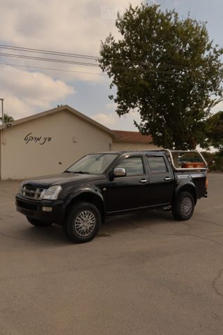 איסוזו די-מקס