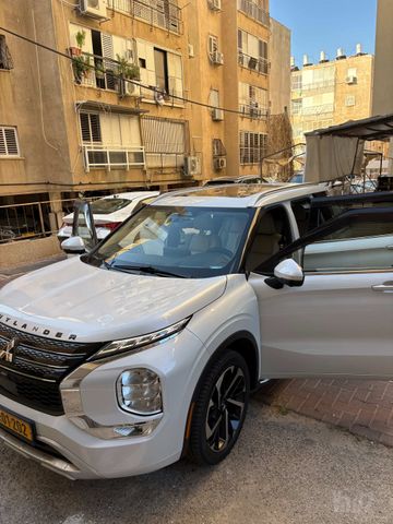 מיצובישי אאוטלנדר