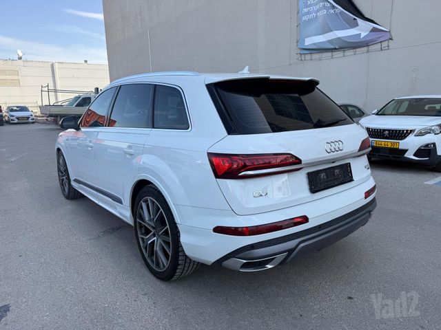 אאודי Q7