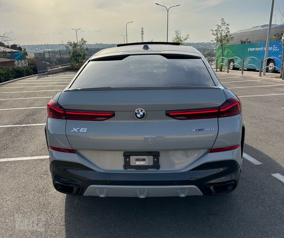 ב מ וו X6