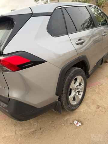 מודעת רכב טויוטה RAV4