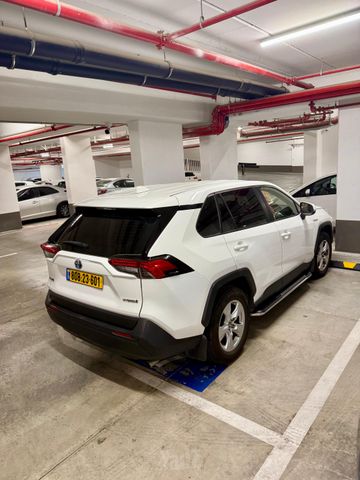 מודעת רכב טויוטה RAV4