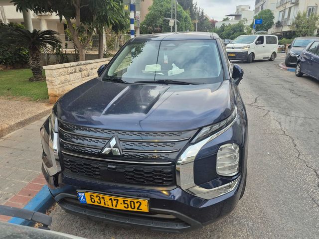 מיצובישי אאוטלנדר
