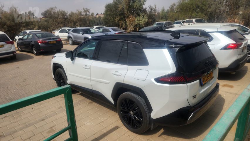 טויוטה RAV4