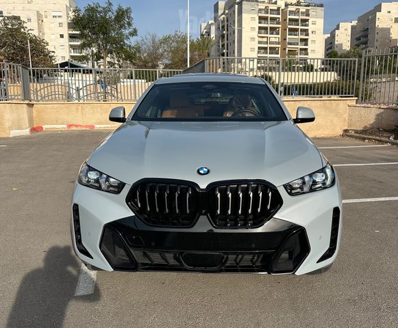 ב מ וו X6