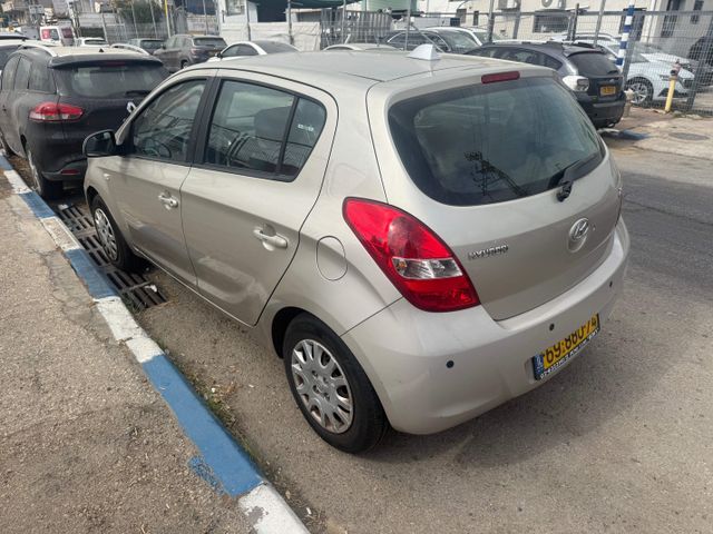 יונדאי i20