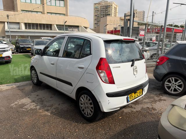 יונדאי i10