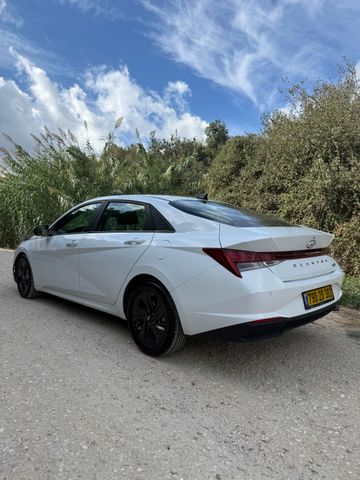יונדאי אלנטרה