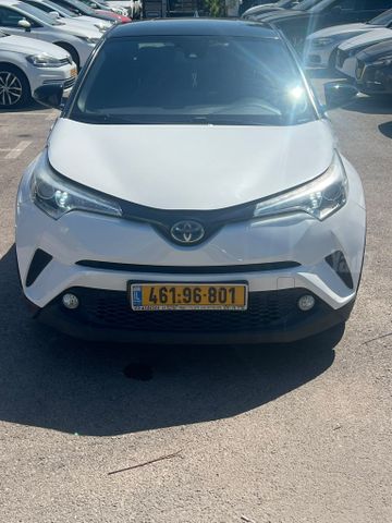 מודעת רכב טויוטה C-HR