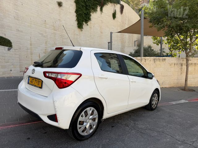 טויוטה יאריס