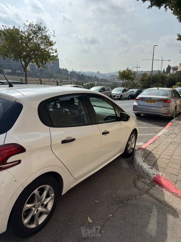 מודעת רכב פיג'ו 208