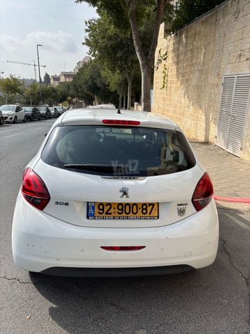 פיג'ו 208