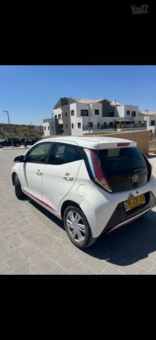 טויוטה אייגו