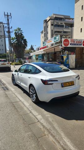 טסלה מודל 3