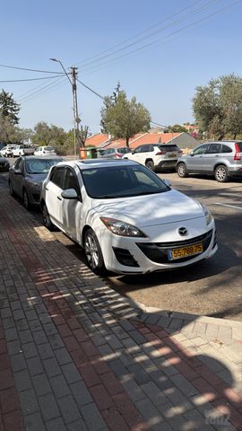 מודעת רכב מאזדה 3