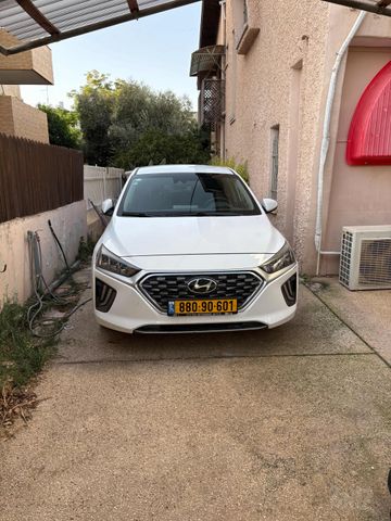 יונדאי איוניק