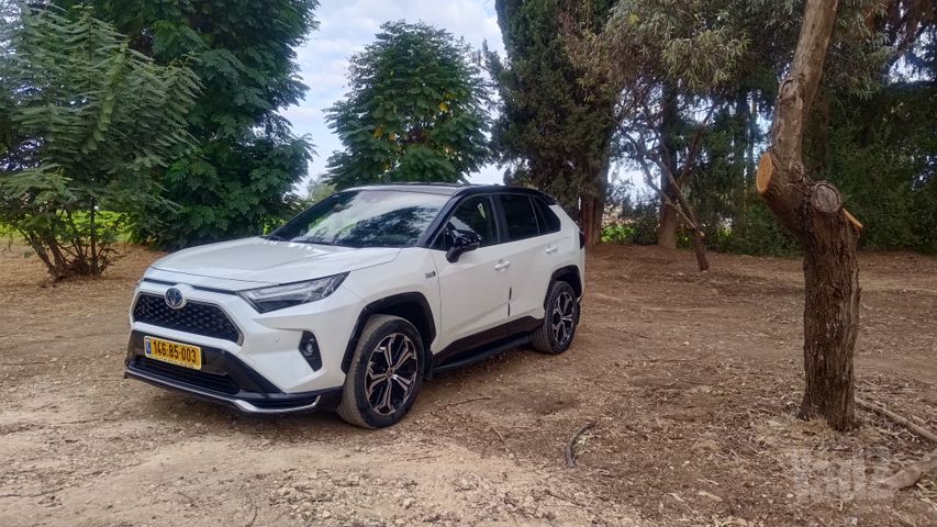 מודעת רכב טויוטה RAV4