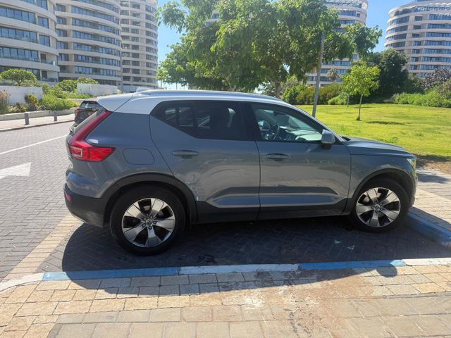 וולוו XC40