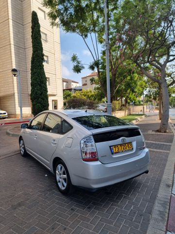 טויוטה פריוס