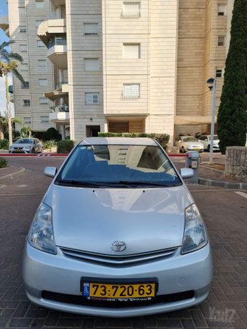 טויוטה פריוס