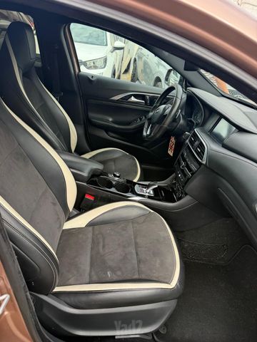 אינפיניטי Q30